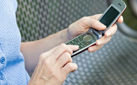 Esti dependent de telefonul mobil? 5 sfaturi să pui STOP