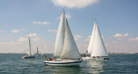 Cei care au barca sunt asteptati la cursurile de navigatie