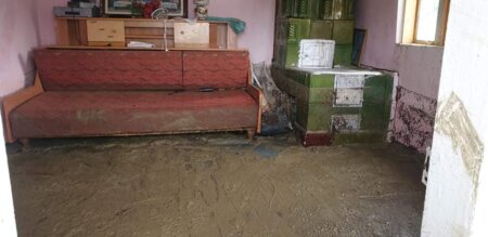 O familie din Lăpoșel, Prahova are nevoie de ajutor material
