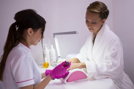 Deschideți în curând un centru modern pentru manichiuri și pedichiuri?