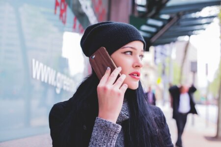 TOP 3 soluții de curățare care NU atacă husele și carcasele telefoanelor mobile