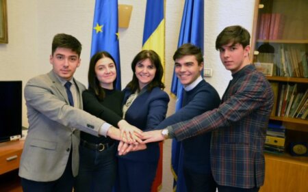 Ministerul Educației: Elevii vor circula gratuit pe baza carnetului de elev