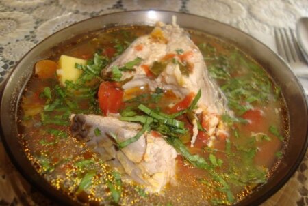 AȘA PREPARI CEL MAI BUN BORȘ DE PEȘTE