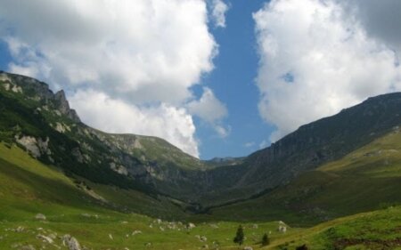 Gura de Rai, locul magic din Munţii Bucegi unde oboseala dispare brusc
