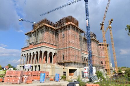 Primăria Capitalei dă 15 milioane de lei pentru Catedrala Mântuirii Neamului