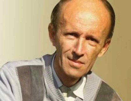 Daniel Marian: Când ești miliardar în cuvinte poți crede în valoarea de schimb a iluziilor. Lucian Avramescu: Bună seara, iubito