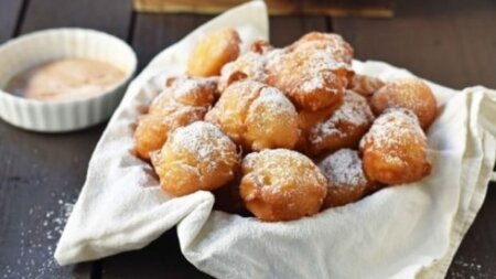 Gogoşi pufoase cu mere. Reţetă la îndemâna oricui!