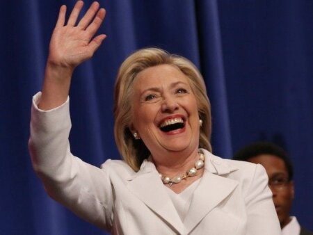 SUA: Hillary Clinton obține învestitura democraților și merge cu pași hotărâți spre Casa Albă