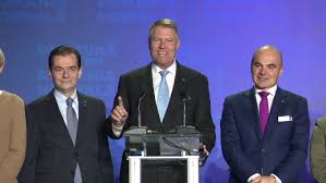 Iohannis câştigă primul tur cu 36,65 la sută, urmat de Dăncilă cu 23,79 la sută. Diaspora îl dă câștigător din primul tur