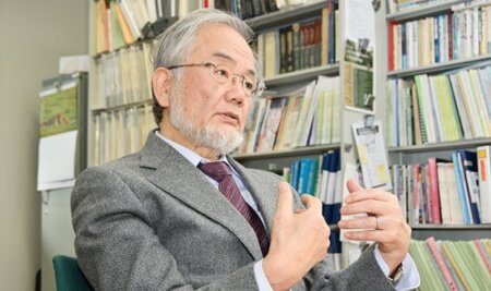 Nobelul pentru Medicină 2016 a fost câștigat de un profesor japonez care luptă cu cancerul
