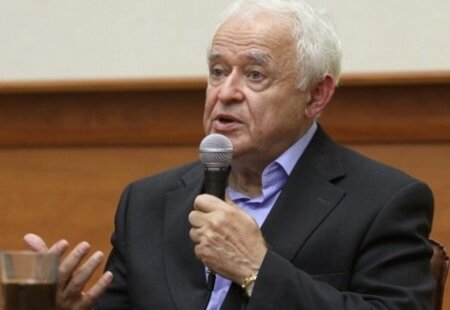 Psihologul Mihail Litvakov: ”Omul în căutarea fericirii seamănă cu o bătrână care-și caută ochelarii pierduți, în timp ce aceștia erau pe capul ei”
