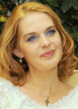 Manuela Hărăbor: Nu toți cei care ne intră în viață sunt purtători de lumină veşnică