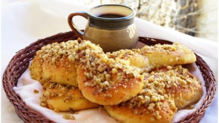 Tradiții de Sfinții Mucenici: De ce bărbaţii trebuie să bea 40 de pahare de vin