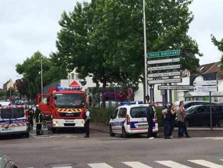 Luare de ostatici într-o biserică din Franţa