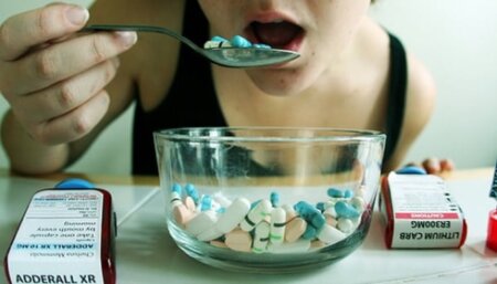Pericolul pastilelor de slăbit: Astfel de tratamente pot crea stări de nervozitate și insomnie