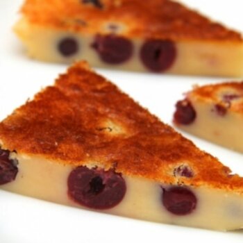 Plăcintă cu cireșe! Cea mai gustoasă rețetă de vară!