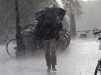 Meteorologii anunță o schimbare radicala: vara se retrage, vin furtuni și ploi torențiale