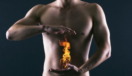 Reflux gastroesofagian – Cele mai eficiente remedii pe care trebuie să le încerci