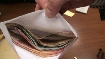 Halat pătat de șpagă: chirurg din Sibiu, prins în flagrant