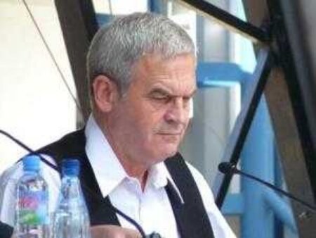 Europarlamentarul Tokes, la Universitatea de la Tusnad, despre ”protectoratul Ungariei” pentru …