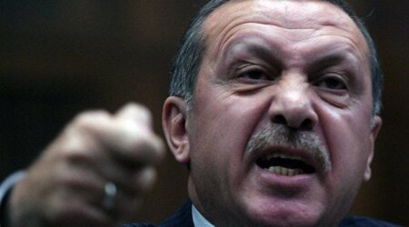 Turcia.Erdogan continuă demiterea de generali și închide ziare, posturi TV și radio
