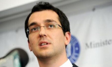 Tehnocratul Vlad Voiculescu, ministrul Sănătății, a semnat pe listele de susţinere a USR