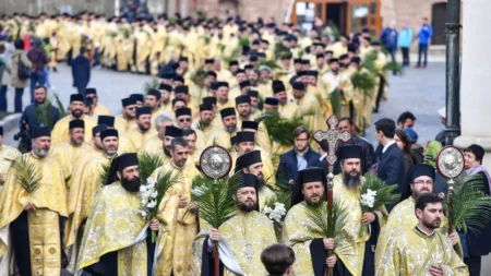 Pelerinaj în București. Sute de credincioși și preoți vor mărșălui în ajunul sărbătorii de Florii