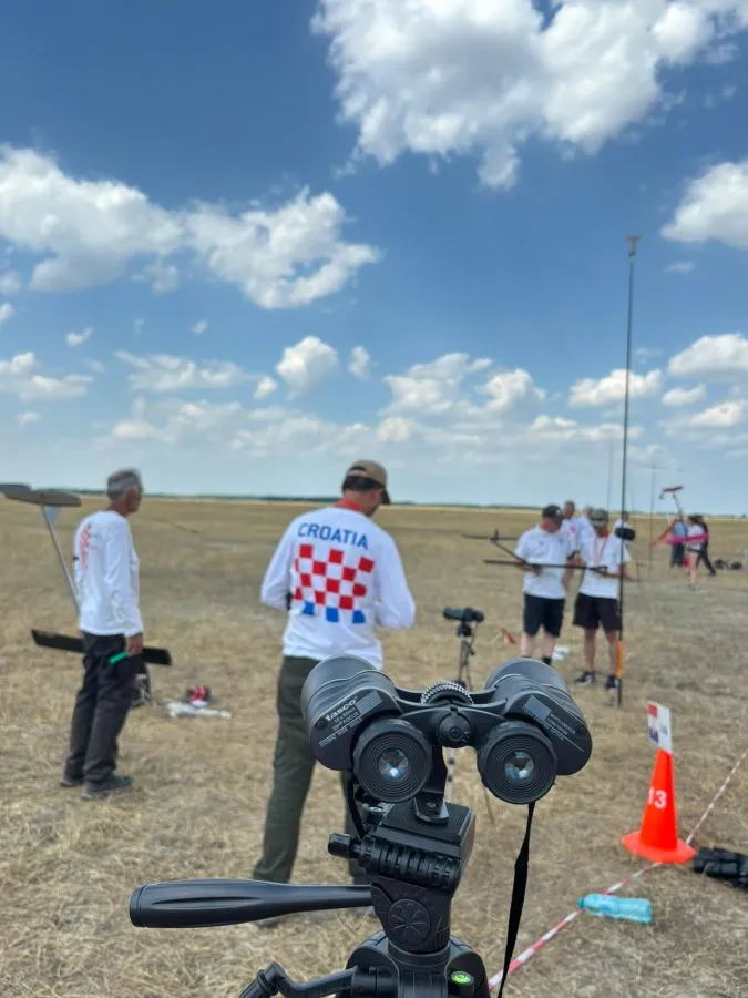 Performanță românească de top la Campionatele Europene și Mondiale de Aeromodelism din Salonta! 8 Performanta romaneasca de top la Campionatele Europene si Mondiale de Aeromodelism din Salonta 1