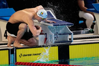 David Popovici, campionul olimpic, atacă medaliile la 50, 100 și 200 m liber în Singapore!