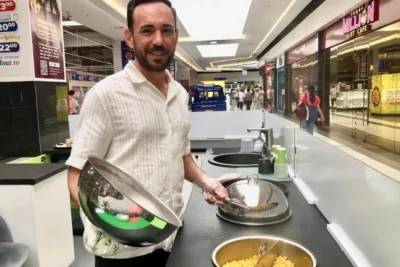 De la inginer în oraș la afacere de succes cu porumb aromat la Sibiu! Incredibil cum a reușit Alex să cucerească clienții