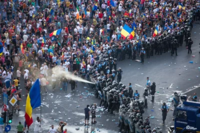 7 ani de la protestul diasporei: 400 de răniți, o victimă mortală și riscul prescrierii dosarului în octombrie 2026!