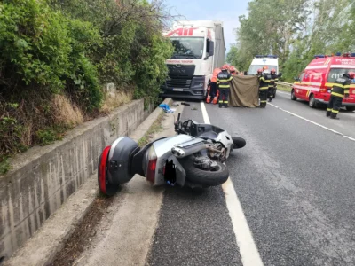 Accident în lanț pe DN 6! Motociclist mort pe loc după coliziune cumplită în Orșova!