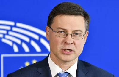 Șoc! Valdis Dombrovskis dezvăluie adevărul despre deficitul României și promite o creștere economică spectaculoasă în 2025! 3 Valdis Dombrovskis