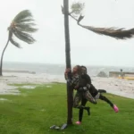 Alertă maximă! Uraganul Melissa, „furtuna secolului”, lovește Jamaica cu vânturi de 295 km/h și amenință 1,5 milioane de oameni! 14 vant