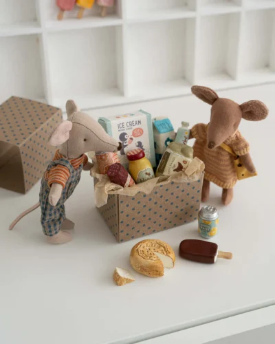 Maileg food box and matchbox mice
