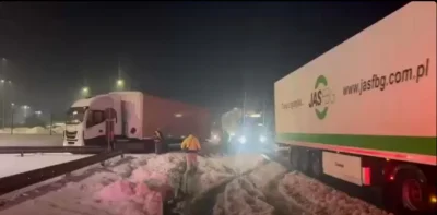 Motivul pentru care CNAIR a sesizat Poliția Rutieră pe Centura Capitalei: Ce au făcut mai multe camioane în dreptul unui depozit de curierat