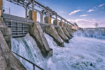 Hidroelectrica anunță scăderi de preț la energie și noi opțiuni contractuale pentru firme