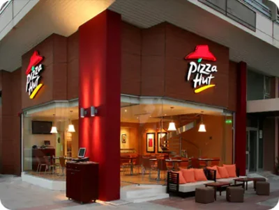 Criza lovește din nou: șapte restaurante Pizza Hut dispar din rețeaua Sphera Franchise Group