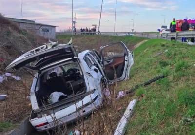 Accident înfiorător! Un bărbat a fost proiectat din mașină și a murit pe loc. Cinci victime sunt în stare gravă