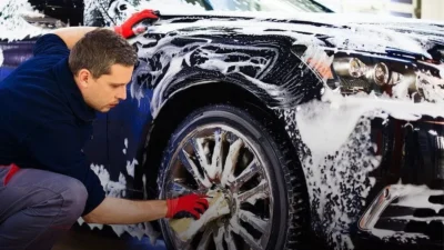 A contestat amenda de 360 de euro primită la spălătoria auto, dar s-a trezit cu o sumă și mai mare de plată