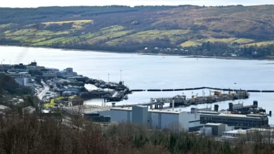 Ce căutau o româncă și un iranian la o bază navală nucleară din Marea Britanie