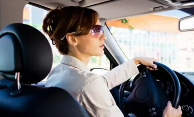 Cine conduce mai bine, de fapt? Statisticile demontează miturile despre femei și bărbați la volan