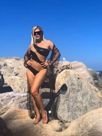 loredana groza in costum de baie 0