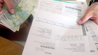 Câți români rămân fără bani după plata facturilor: „una din cinci gospodării din România ajunge sub pragul sărăciei după plata facturilor la energie”