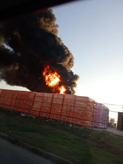 „Aradul, acoperit de un nor gros de fum”: Ce mesaje au primit toți locuitorii pe telefoane