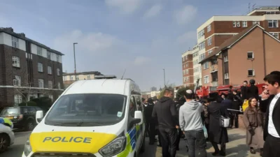 Londra, scena unor atacuri repetate asupra evreilor și opozanților iranieni. Un grup islamist necunoscut iese la rampă și își asumă faptele