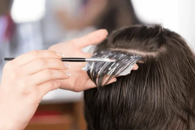 Schimbare de look după 45 de ani. Culorile de păr care te întineresc spectaculos