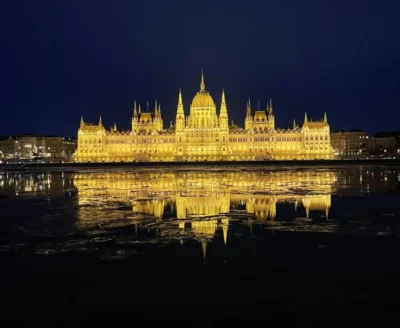 Miscare controversata la Budapesta: Peter Magyar pregateste arborarea unui nou steag pe Parlament. Tinutul Secuiesc este deja reprezentat