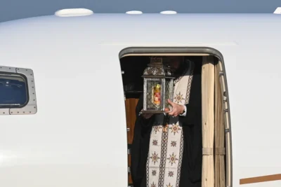 Schimbare majoră din cauza războiului: Cum „Lumina Sfântă de la Ierusalim a ajuns în România cu un zbor privat”