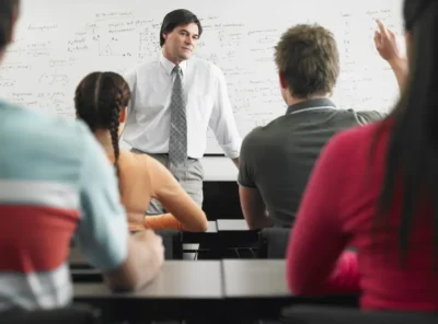 Deblocare în educație: Guvernul da startul angajărilor în scoli și universitati